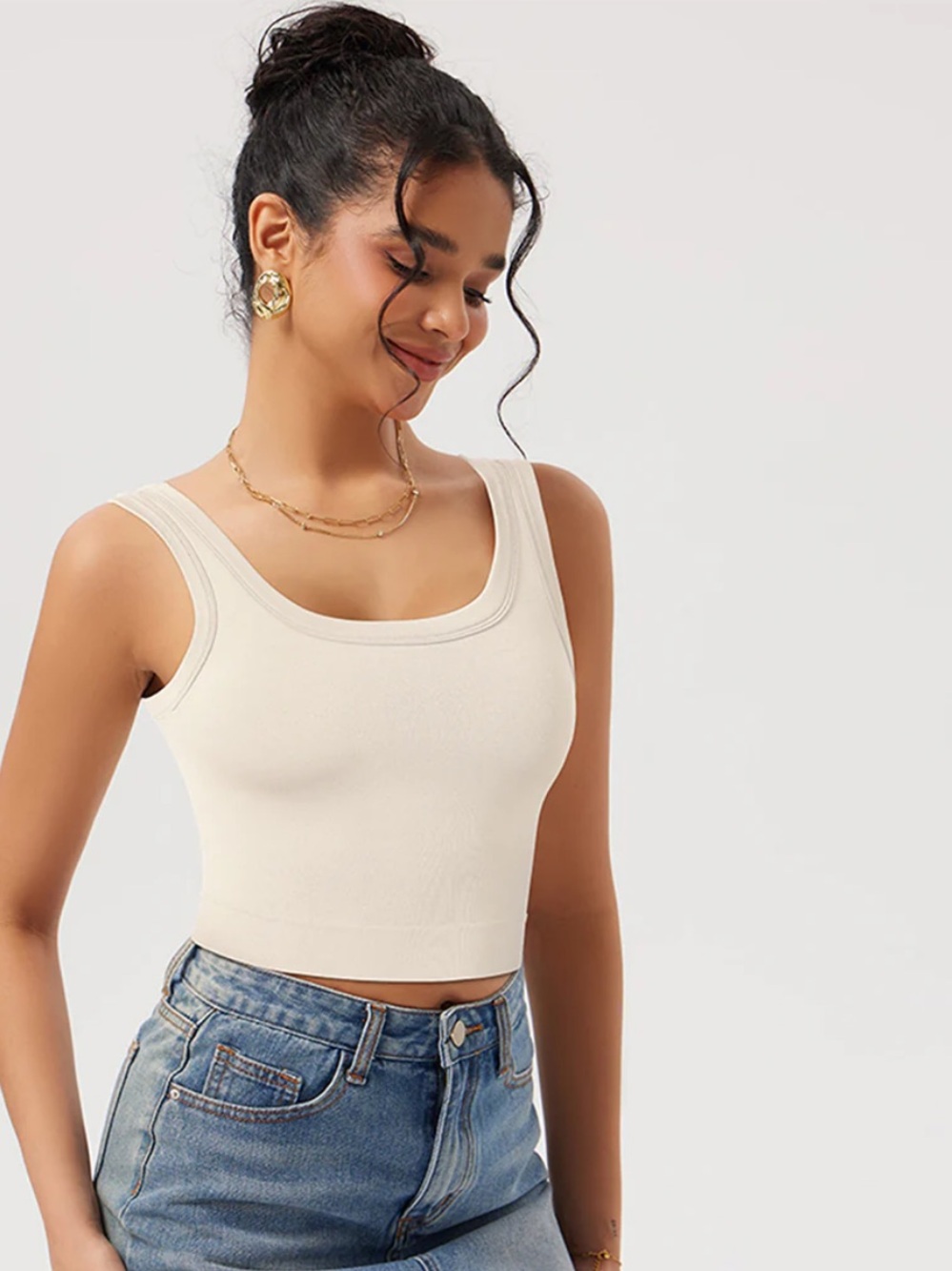 OQQ Women's White Ribbed Knit Pullover Cropped Tank Top M